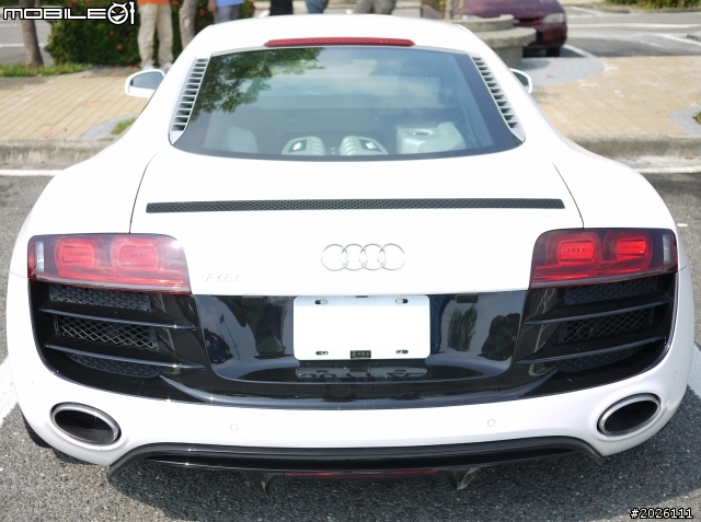 【遇見】Benz SLS AMG & Audi R8 V10