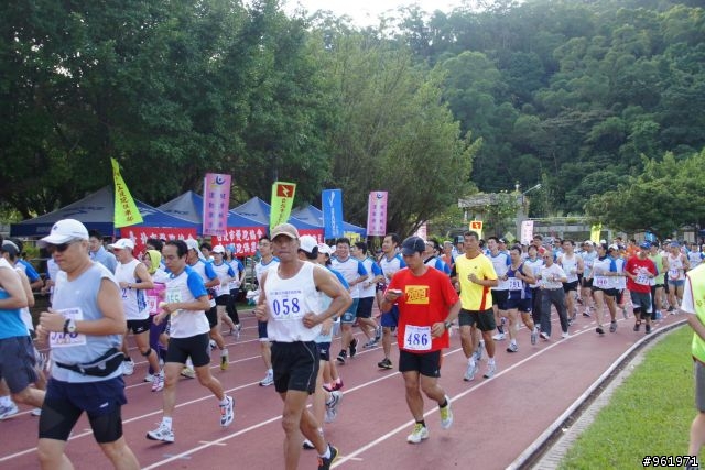 2011貓空路跑隨手拍~有土城財哥您的照片