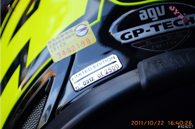 [開箱]首發第二頂AGV GP-TECH Rossi Winter Test 2010 冬季測試帽