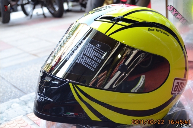 [開箱]首發第二頂AGV GP-TECH Rossi Winter Test 2010 冬季測試帽