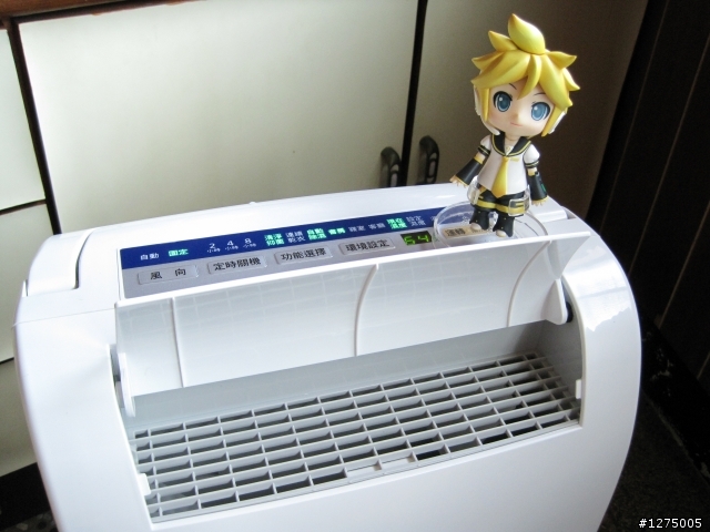 [開箱囉@o@!!] Panasonic 除濕機F-Y101BW之鏡音連亂入開箱分享~~!!