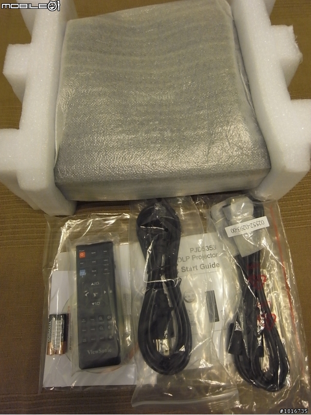 VIEWSONIC-PJD5353如同小型電影院般(功夫不到沒人看之開箱)