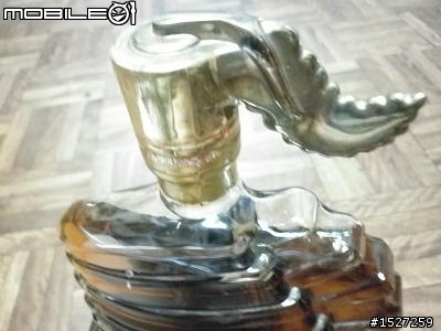 請問這瓶酒的價值，至少放15年以上了。