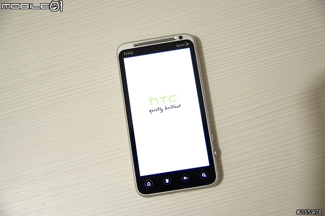 [開箱]全台第一支白色HTC EVO 3D...亞太電信