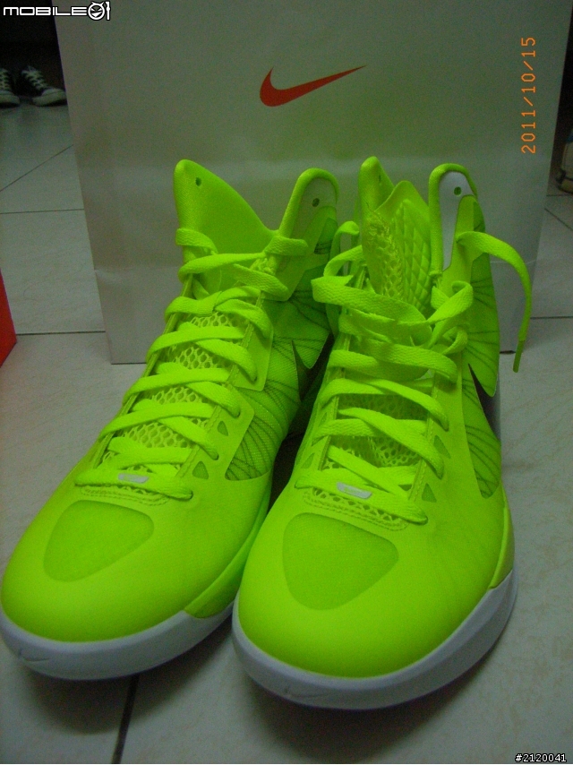 [簡單開箱文]NIKE Hyperdunk 2011 螢光綠
