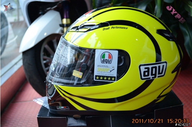[開箱]首發AGV GP-TECH Rossi Winter Test 2010 冬季測試帽