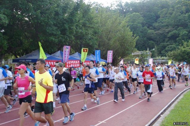 2011貓空路跑隨手拍~有土城財哥您的照片