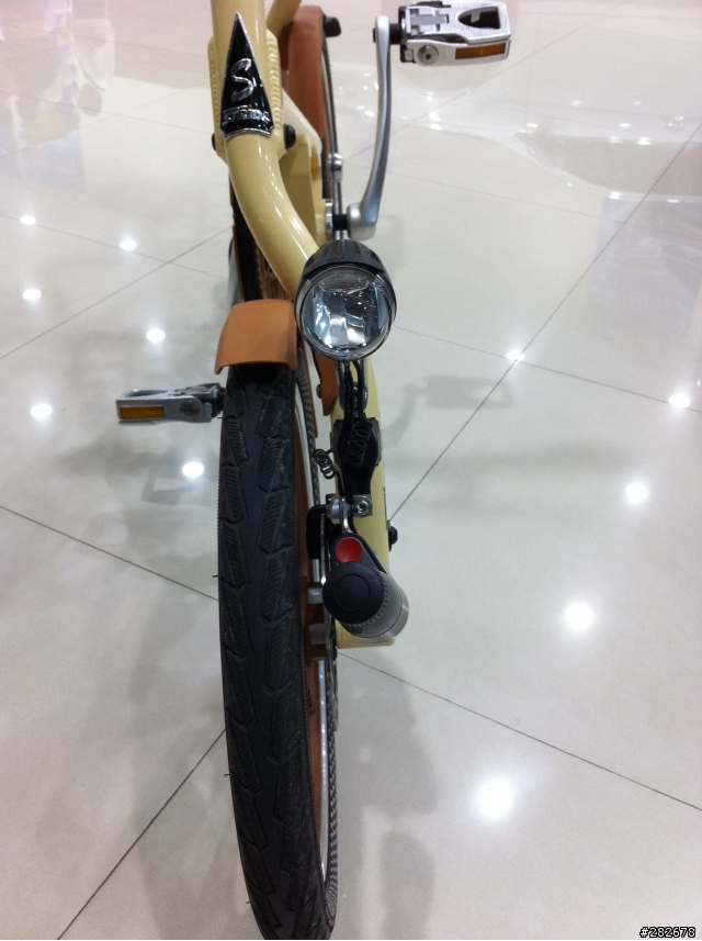 strida 節能減碳，安裝酒瓶式磨電燈