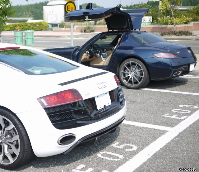 【遇見】Benz SLS AMG & Audi R8 V10