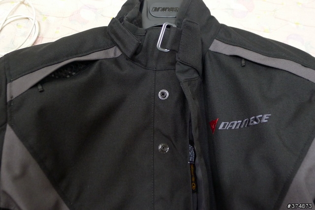 開箱-DAINESE G. XANTUM D-DRY 冬季防寒防摔衣
