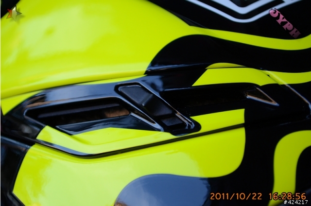 [開箱]首發第二頂AGV GP-TECH Rossi Winter Test 2010 冬季測試帽