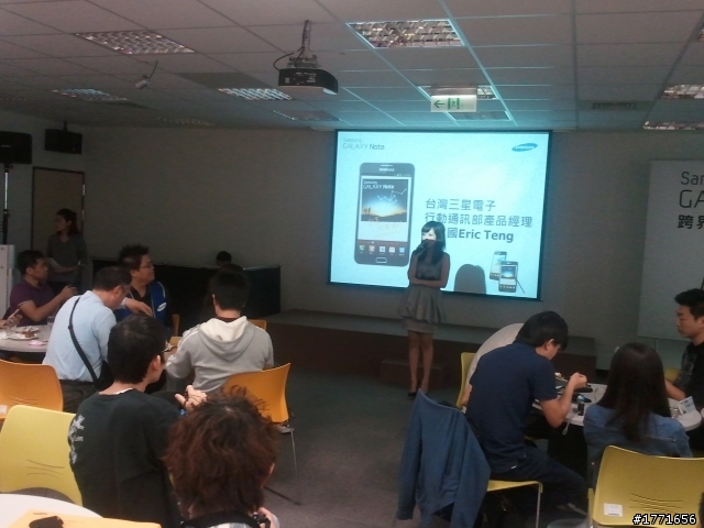 GALAXY NOTE體驗內含影片  感謝! 感激! 感動! 這手機真的很棒 還認識新朋友 簡易發文