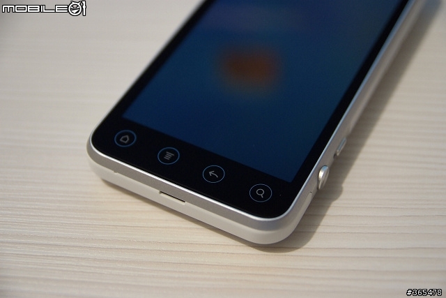 [開箱]全台第一支白色HTC EVO 3D...亞太電信