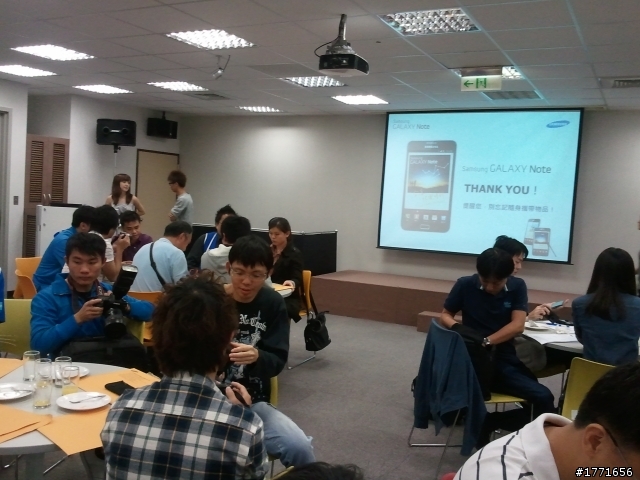 GALAXY NOTE體驗內含影片  感謝! 感激! 感動! 這手機真的很棒 還認識新朋友 簡易發文