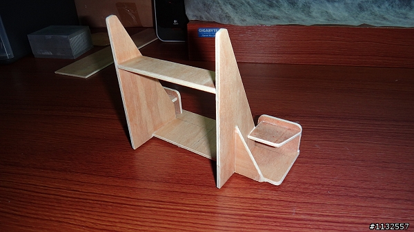 Galaxy Tab 8.9高質感皮套及自製立架[圖多慎入]