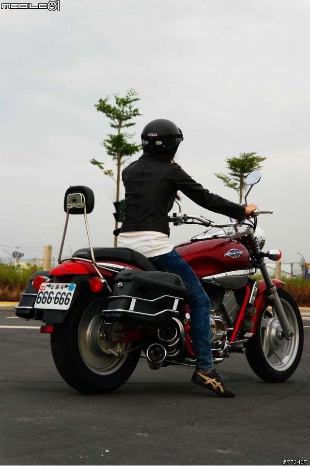 重車日誌09：純粹的嬉皮樂趣，VENOX250