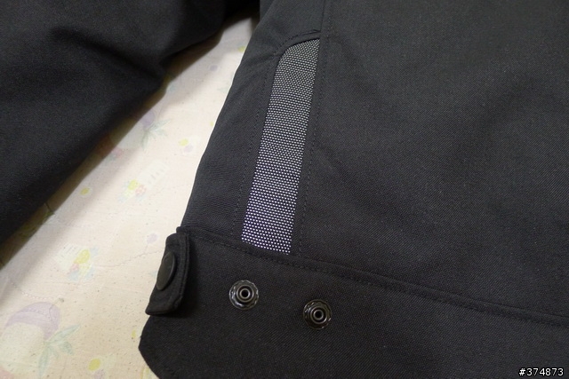 開箱-DAINESE G. XANTUM D-DRY 冬季防寒防摔衣