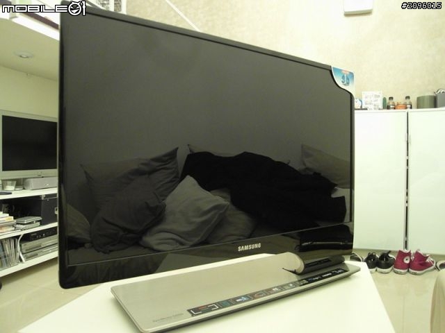 不對稱型不型 - 螢幕界的名模 Samsung SA950