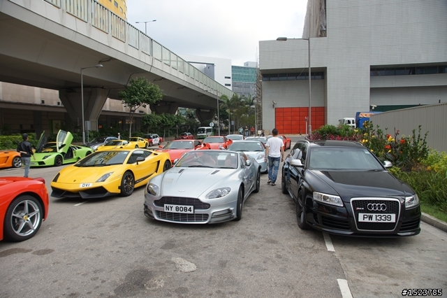 (增加了出發片段)今日香港九龍灣國際展貿有名車集會!?
