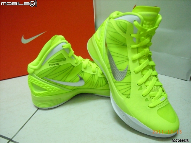 [簡單開箱文]NIKE Hyperdunk 2011 螢光綠