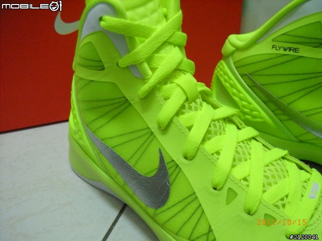 [簡單開箱文]NIKE Hyperdunk 2011 螢光綠