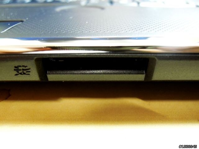 Fujitsu LIFEBOOK SH561 i5-2430M版本開箱文