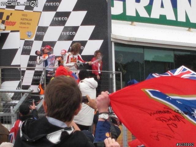 澳洲站 Marco Simoncelli   最後一次喝香檳