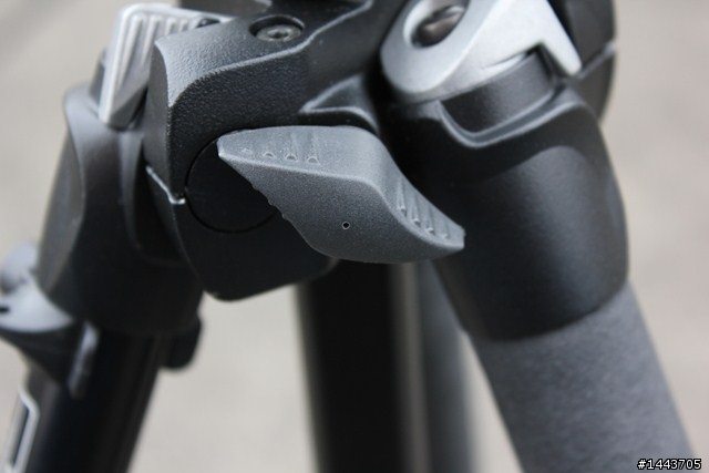 【分享】Manfrotto MK293A3 + 494RC2 雲台，簡單實用的腳架