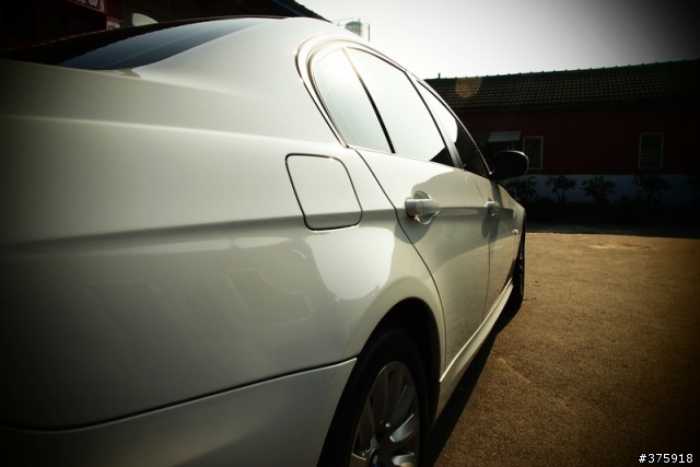 遲來的開箱  BMW e90 320I