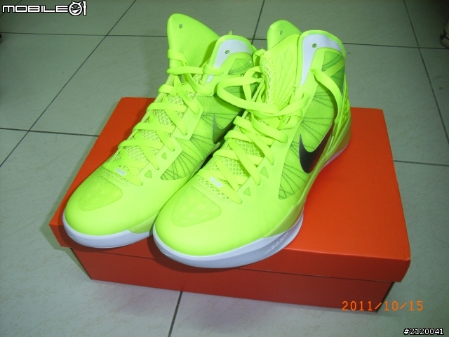 [簡單開箱文]NIKE Hyperdunk 2011 螢光綠