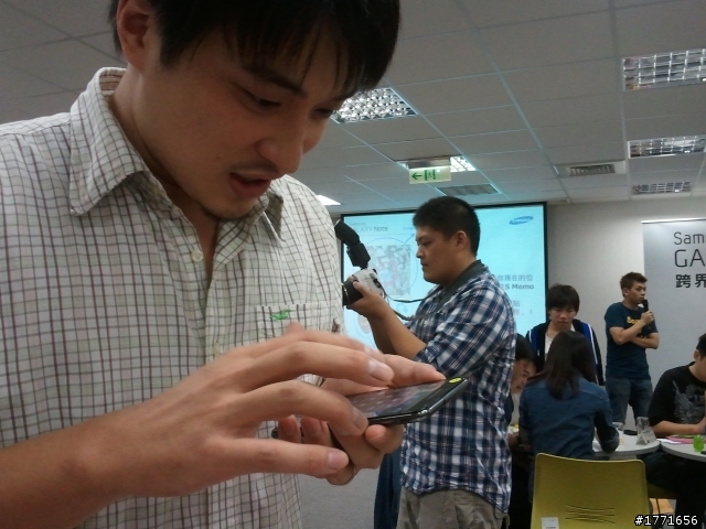GALAXY NOTE體驗內含影片  感謝! 感激! 感動! 這手機真的很棒 還認識新朋友 簡易發文