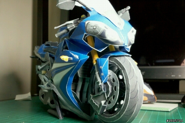 野人獻曝，第一次做紙模─YAMAHA YZF-R1(藍)