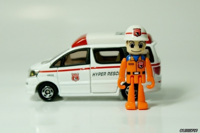 [ TOMICA ] 救援現場的白色希望-救護車系列