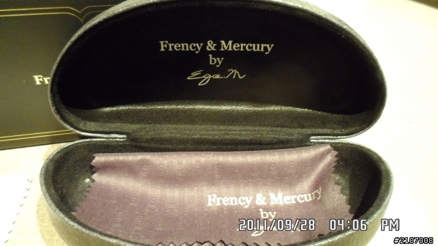 优~~~~Frency&Mercury 秋季必備墨鏡....上身囉.!!!!(不專業開箱文..)