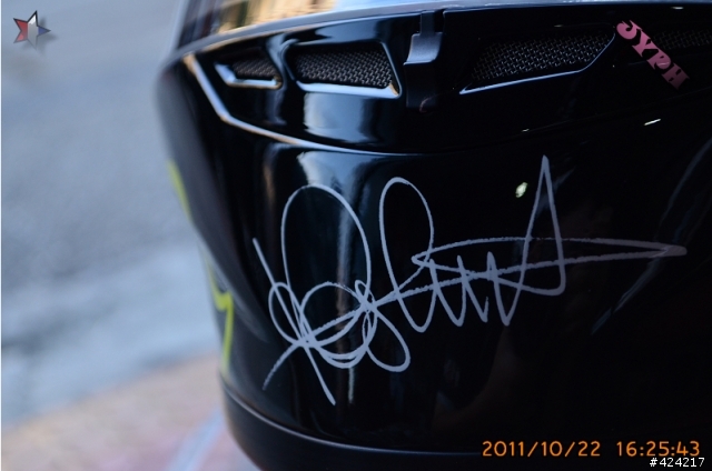 [開箱]首發第二頂AGV GP-TECH Rossi Winter Test 2010 冬季測試帽