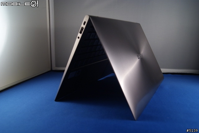 [開箱]ASUS Zenbook UX21E 首台11吋的Ultrabook (圖多)
