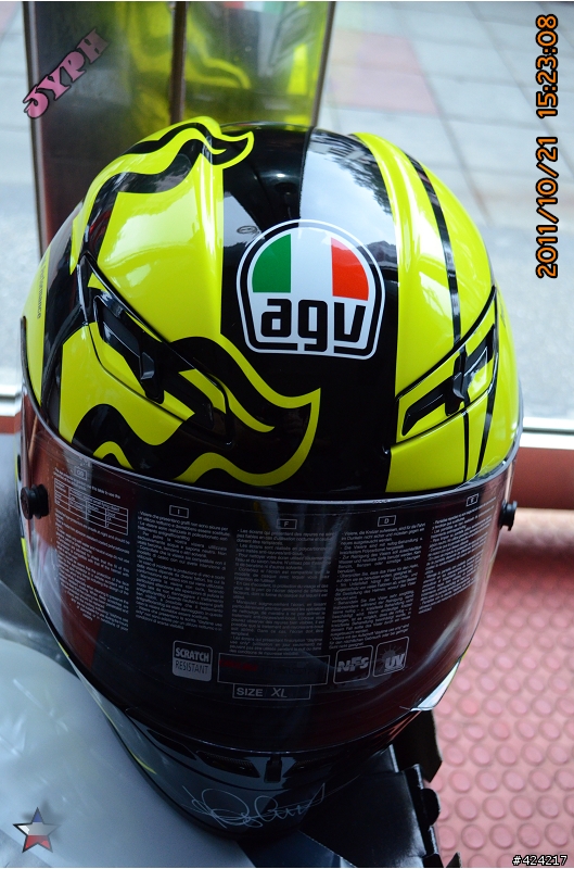 [開箱]首發AGV GP-TECH Rossi Winter Test 2010 冬季測試帽