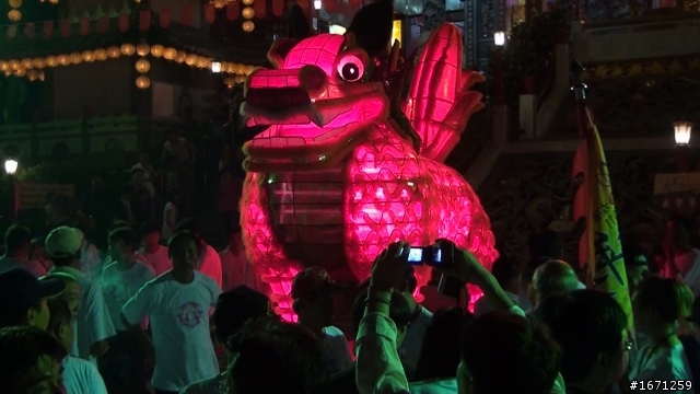 高雄左營萬年祭之 "迎火獅"