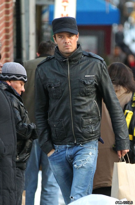 皮衣寬鬆穿也很好看！