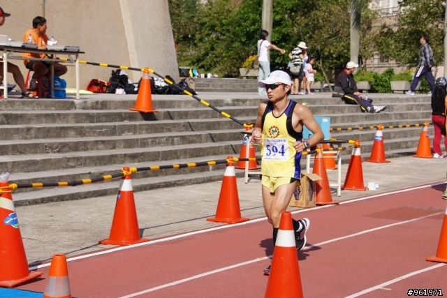 2011貓空路跑隨手拍~有土城財哥您的照片