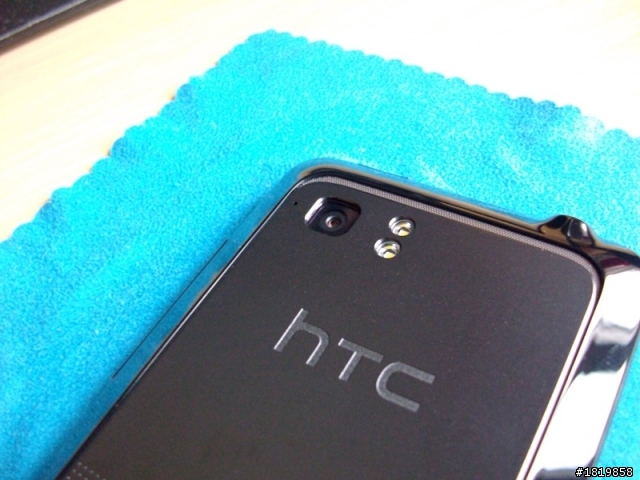 【簡易開箱】HTC Raider 4G (韓版)
