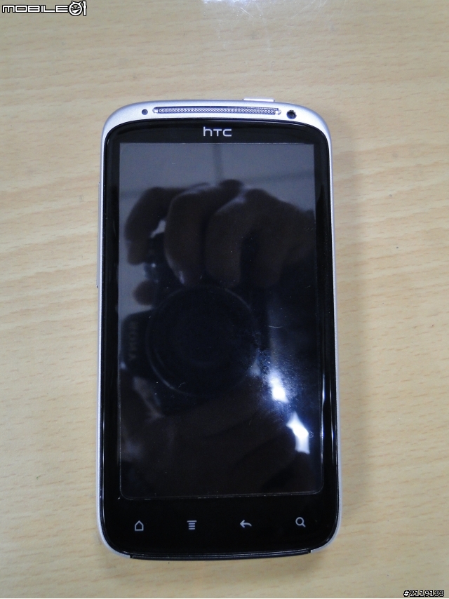 第一次開箱PO文htc 白色感動機殼