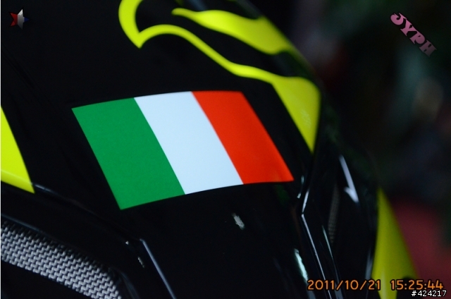 [開箱]首發AGV GP-TECH Rossi Winter Test 2010 冬季測試帽
