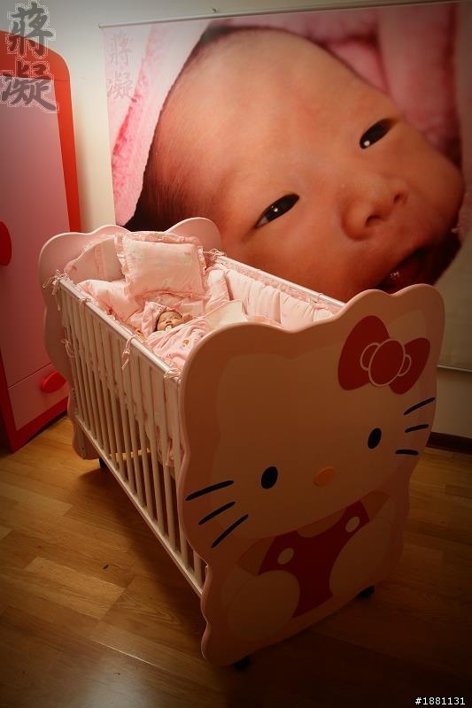 開箱~小點點嬰兒房!!!