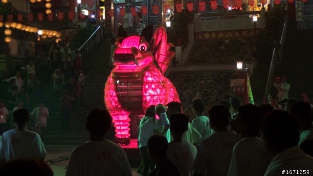 高雄左營萬年祭之 "迎火獅"