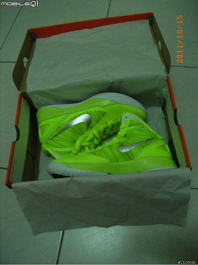 [簡單開箱文]NIKE Hyperdunk 2011 螢光綠