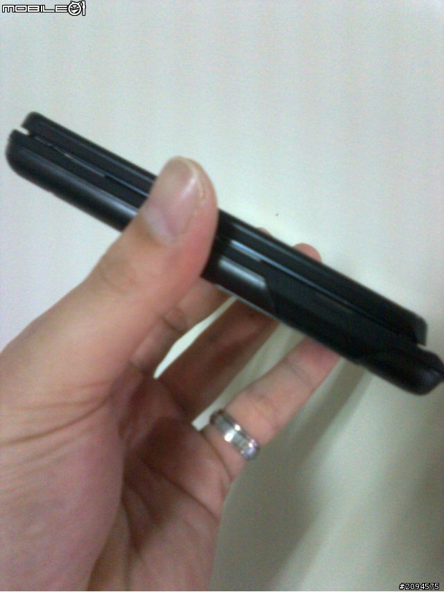 ME863/milestone3開箱-[10/21]補上otterbox硬殼開箱與實裝圖