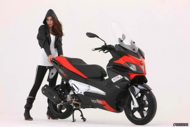 APRILIA SR MAX 300 IE