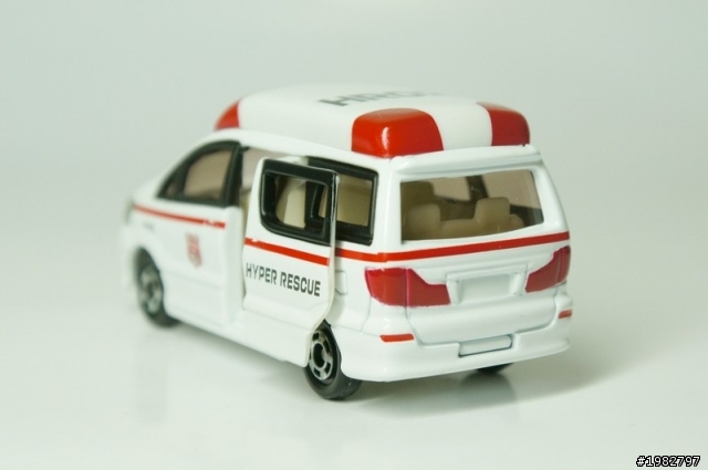 [ TOMICA ] 救援現場的白色希望-救護車系列