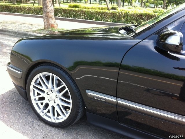 W210 Carlsson look 下包包覆卡夢貼紙 (看慣新車者請勿進入)